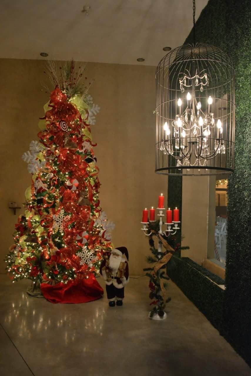 Posada navideña decorada en KOVA Eventos
